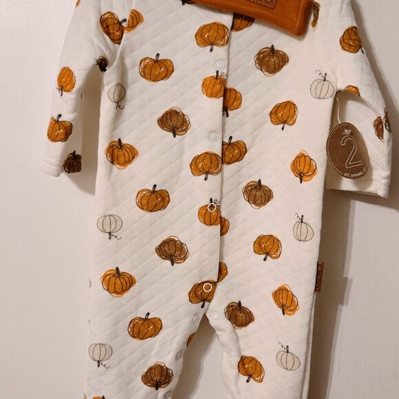 Lila & Jack pumpkin footie with matching beanie 3/6m - Picture 2 of 4